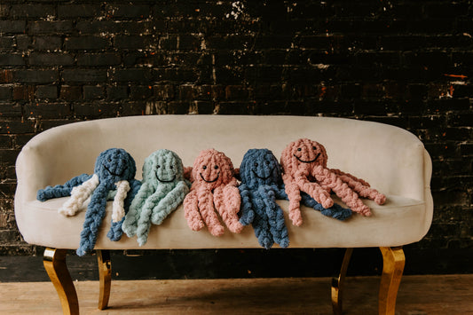 Finger Knit Octopus Workshop