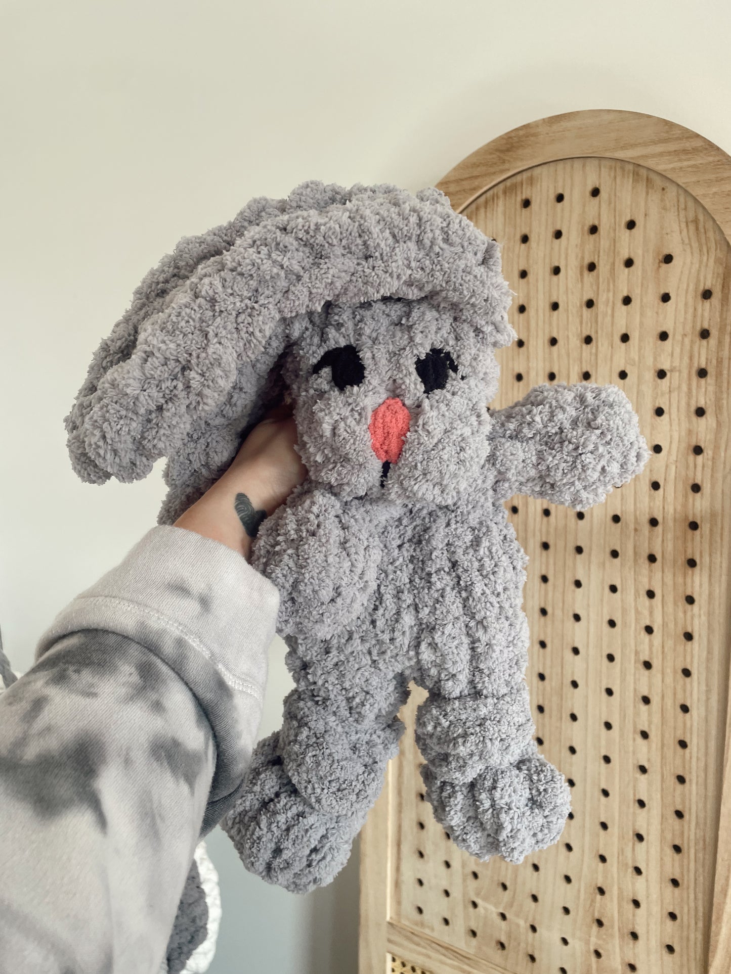 Finger Knit Betty Bunny & Ralphie Rabbit Patter (Full Video Tutorial)