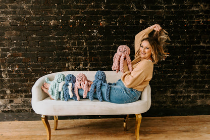 Finger Knit Octopus Workshop