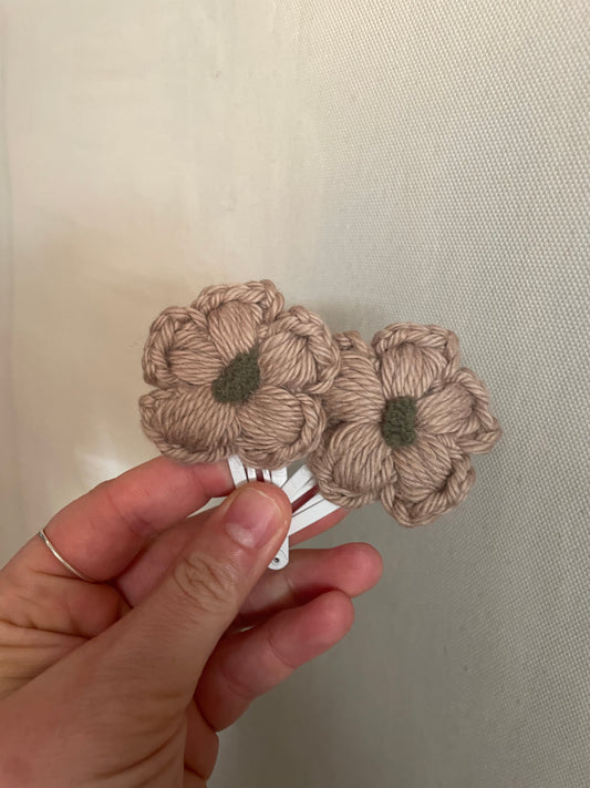 Crochet flower clips