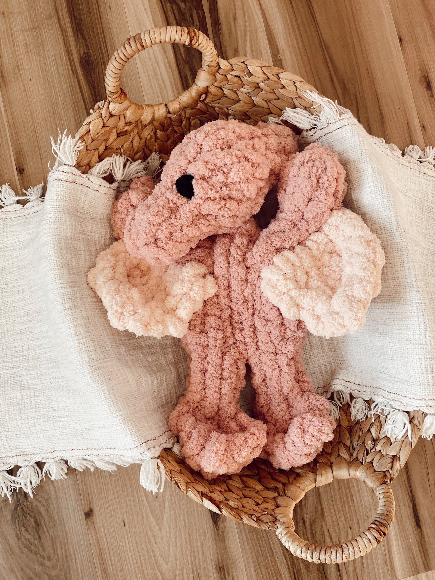 Petrie the Pterodactyl Finger Knitting Pattern