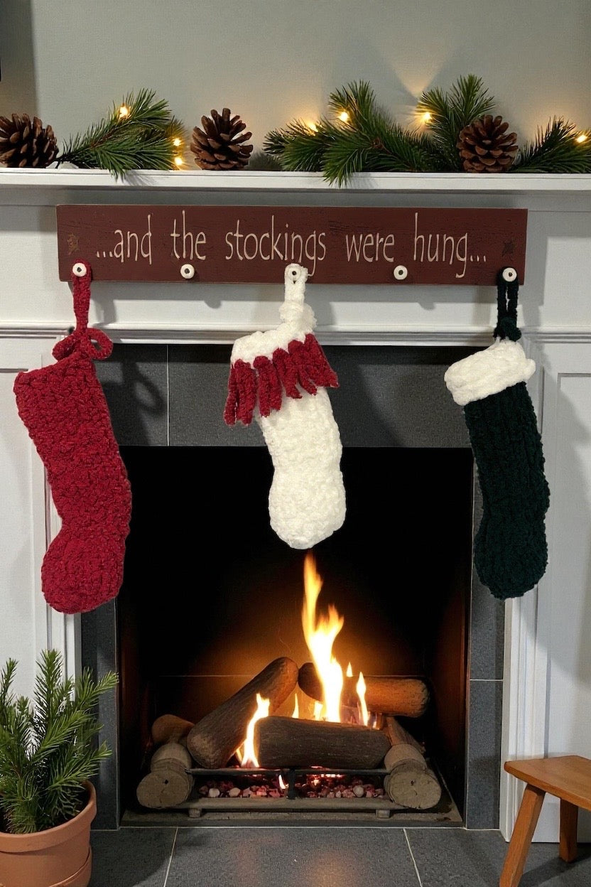 Christmas Stocking Finger Knitting Pattern – Beginner Friendly DIY Tutorial