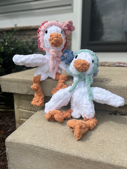 Suzy the Goose / Sully the Swan / Finger Knit Pattern / Intermediate +