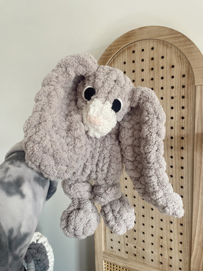 Finger Knit Betty Bunny & Ralphie Rabbit Patter (Full Video Tutorial)