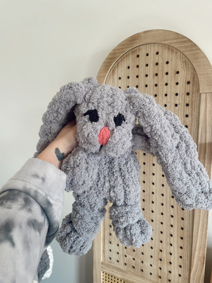 Finger Knit Betty Bunny & Ralphie Rabbit Patter (Full Video Tutorial)